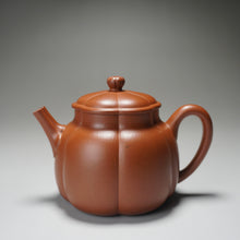 Load image into Gallery viewer, Fully Handmade Hongpilong Jingwen Yanxin Yixing Teapot by Gu Shuyun 全手工顾淑云红皮龙筋纹言心 210ml