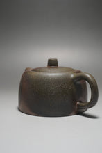 Load image into Gallery viewer, Wood Fired Dicaoqing Jinglan Yixing Teapot 柴烧底槽清井栏 220ml