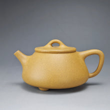 Load image into Gallery viewer, Huangjin Duan Pinggai Shipiao Yixing Teapot 黄金段平盖石瓢 220ml