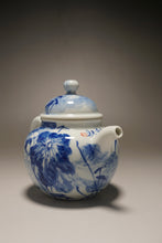 Load image into Gallery viewer, Qinghua Flowers Jingdezhen Fine Porcelain Duoqiu Teapot by Master KuangShi 青花匡石手绘掇球 220ml