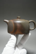 Load image into Gallery viewer, Wood Fired Dicaoqing Jinglan Yixing Teapot 柴烧底槽清井栏 220ml