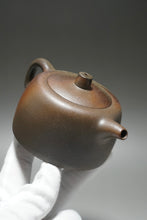 Load image into Gallery viewer, Wood Fired Dicaoqing Jinglan Yixing Teapot 柴烧底槽清井栏 220ml