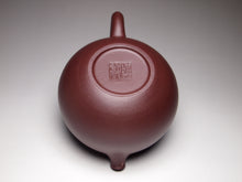 Load image into Gallery viewer, Lao Zini Xishi Yixing Teapot 老紫泥大西施 225ml