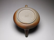 Load image into Gallery viewer, Wood Fired Huangjin Duan Zhuzhuo Yixing Teapot 柴烧黄金段柱础 225ml