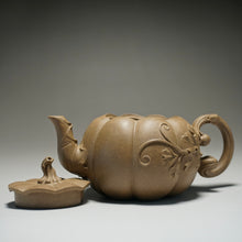 Load image into Gallery viewer, Fully Handmade Lao Duanni Pumpkin Yixing Teapot by Fan Aijuan 全手工老段泥南瓜壶 (范爱娟制) 230ml