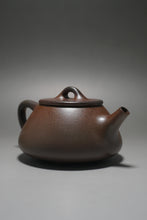 Load image into Gallery viewer, Wood Fired Dicaoqing Shipiao Yixing Teapot 柴烧底槽清平盖石瓢 230ml