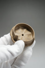 Load image into Gallery viewer, Fully Handmade Lao Duanni Pumpkin Yixing Teapot by Fan Aijuan 全手工老段泥南瓜壶 (范爱娟制) 230ml