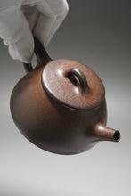 Load image into Gallery viewer, Wood Fired Dicaoqing Shipiao Yixing Teapot 柴烧底槽清平盖石瓢 230ml