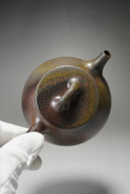 Load image into Gallery viewer, Wood Fired Dicaoqing Shipiao Yixing Teapot 柴烧平盖石瓢 230ml