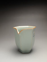 Load image into Gallery viewer, Ruyao Hexagon Fair Cup 汝窑公道杯 230ml