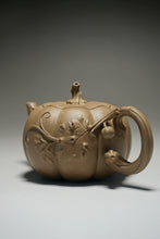 Load image into Gallery viewer, Fully Handmade Lao Duanni Pumpkin Yixing Teapot by Fan Aijuan 全手工老段泥南瓜壶 (范爱娟制) 230ml