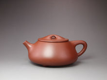 Load image into Gallery viewer, Fully Handmade Hongpilong Jingzhou Shipiao Yixing Teapot by Hu Manshan 胡漫山红皮龙景舟石瓢 240ml