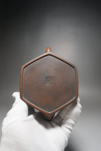 Load image into Gallery viewer, 240ml Hexagon Nixing Teapot by Huang Fu Sheng 黄富盛泥兴壶