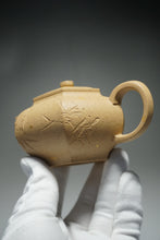 Load image into Gallery viewer, Fully Handmade Benshan Duanni Hexagon Gongdeng Teapot with carving and gold flecks by Qian Xuemeng 全手工本山段泥六方宫灯带刻绘洒金钱雪梦制 250ml