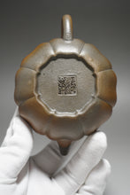 Load image into Gallery viewer, Fully Handmade Wood Fired Jiangpo-Qingni Jingwen Xiushi Yixing Teapot by Tang Mengfei 全手工汤梦飞柴烧青降坡泥筋纹器绣狮 250ml