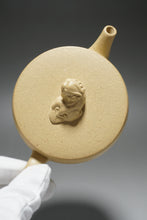 Load image into Gallery viewer, Fully Handmade Benshan Lüni Xiushi Hanwa Teapot by Hu Manshan 全手工胡漫山本山绿泥绣狮汉瓦 250ml