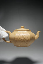 Load image into Gallery viewer, Fully Handmade Benshan Duanni Hexagon Gongdeng Teapot with carving and gold flecks by Qian Xuemeng 全手工本山段泥六方宫灯带刻绘洒金钱雪梦制 250ml