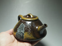 Load image into Gallery viewer, Wood Fired Shipiao Dicaoqing Yixing Teapot with Carvings of Blossoms 柴烧底槽青子冶石瓢带刻绘  260ml