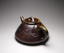 Load image into Gallery viewer, Wood Fired Shipiao Dicaoqing Yixing Teapot with Carvings of Blossoms 柴烧底槽青子冶石瓢带刻绘  260ml