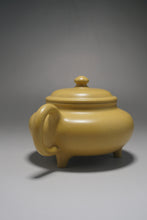 Load image into Gallery viewer, Fully Handmade Benshan Duanni Three Leg vessel Teapot by Tao Yubing 全手工陶宇冰本山段泥三足盉 260ml