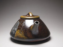 Load image into Gallery viewer, Wood Fired Shipiao Dicaoqing Yixing Teapot with Carvings of Blossoms 柴烧底槽青子冶石瓢带刻绘  260ml