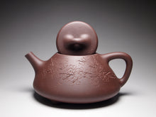 Load image into Gallery viewer, Dicaoqing Ziye Shipiao Yixing Teapot with Carvings 底槽青子冶石瓢带刻绘 270ml