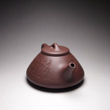 Load image into Gallery viewer, Dicaoqing Ziye Shipiao Yixing Teapot with Carvings 底槽青子冶石瓢带刻绘 270ml