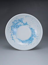 Load image into Gallery viewer, Youshengcai Jingdezhen Porcelain Tea Boat 般书人卷边盘 280ml