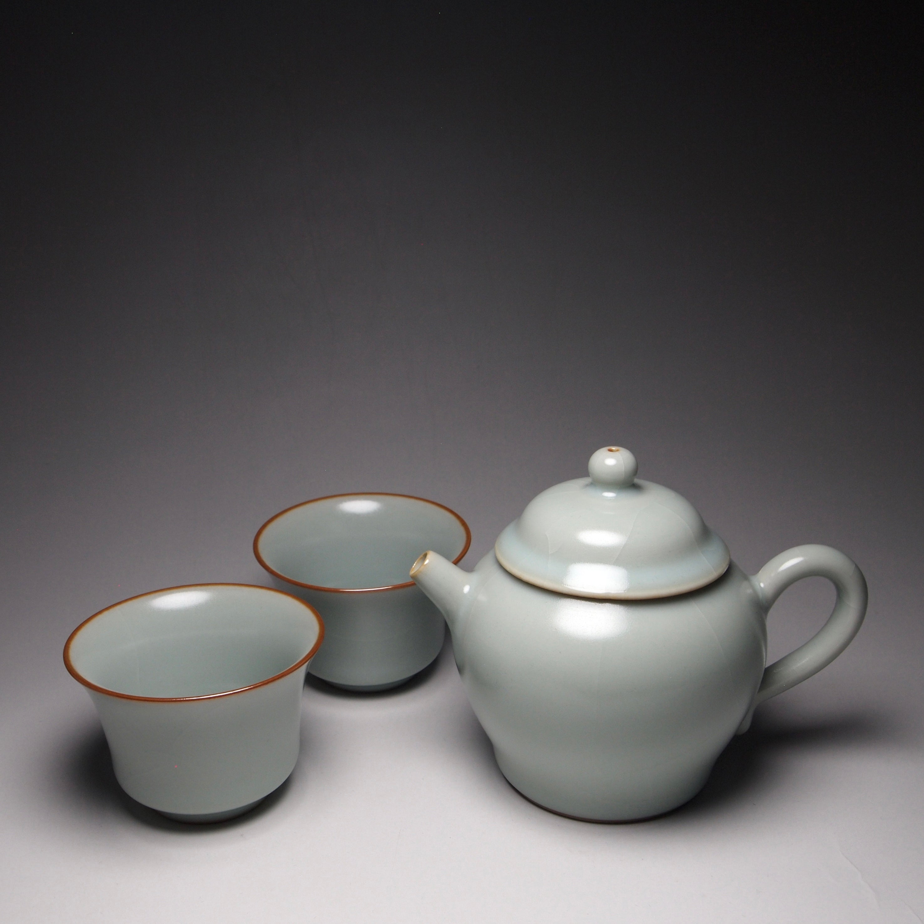 A small purple-splashed 'Jun' cup, Northern Song / Jin