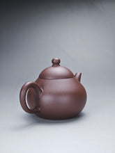 Load image into Gallery viewer, Dicaoqing Pear Yixing Teapot 底槽清梨形壶 150ml
