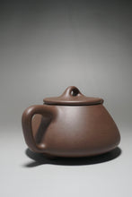 Load image into Gallery viewer, Handpicked TianQingNi Pinggai Shipiao Yixing Teapot 天青泥平盖石瓢 350ml