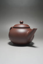 Load image into Gallery viewer, Big Lao Zini Shuiping Yixing Teapot 老紫泥水平 400ml