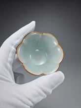 Load image into Gallery viewer, Pair of Matching 50ml Six Lobe Ruyao Teacups 天青汝窑六瓣花对杯