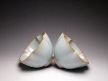 Load image into Gallery viewer, Pair of Matching 50ml Five Lobed Ruyao Teacups 汝窑天青五瓣花对杯
