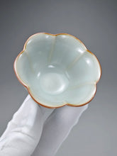 Load image into Gallery viewer, Pair of Matching 50ml Six Lobe Ruyao Teacups 天青汝窑六瓣花对杯