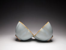 Load image into Gallery viewer, Pair of Matching 50ml Five Lobed Ruyao Teacups 汝窑天青五瓣花对杯