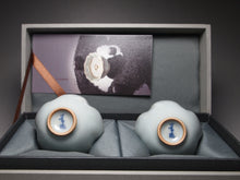 Load image into Gallery viewer, Pair of Matching 50ml Five Lobed Ruyao Teacups 汝窑天青五瓣花对杯