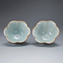 Load image into Gallery viewer, Pair of Matching 50ml Six Lobe Ruyao Teacups 天青汝窑六瓣花对杯