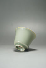 Load image into Gallery viewer, 50ml Miseyou Porcelain Tall Horseshoe Teacup from Jingdezhen 秘色釉马蹄杯