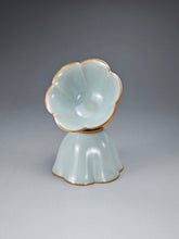 Load image into Gallery viewer, Pair of Matching 50ml Six Lobe Ruyao Teacups 天青汝窑六瓣花对杯