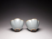 Load image into Gallery viewer, Pair of Matching 50ml Five Lobed Ruyao Teacups 汝窑天青五瓣花对杯