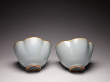 Load image into Gallery viewer, Pair of Matching 50ml Five Lobed Ruyao Teacups 汝窑天青五瓣花对杯