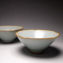 Load image into Gallery viewer, Pair of Matching 60ml Douli Ruyao Teacups 汝窑天青对杯