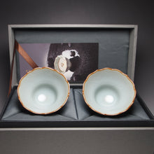 Load image into Gallery viewer, Pair of Matching 60ml Lotus Leaf Ruyao Teacups 汝窑荷叶边对杯