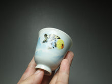 Load image into Gallery viewer, Lionhead Fish Falangcai Porcelain Teacup 珐琅彩江山游金鱼小花神杯 60ml
