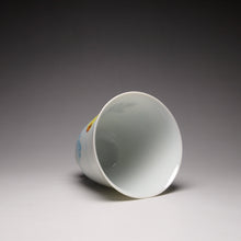 Load image into Gallery viewer, Lionhead Fish Falangcai Porcelain Teacup 珐琅彩江山游金鱼小花神杯 60ml