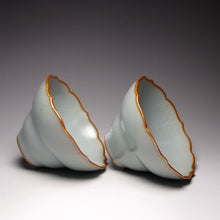 Load image into Gallery viewer, Pair of Matching 60ml Lotus Leaf Ruyao Teacups 汝窑荷叶边对杯