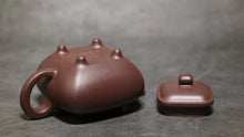 Load image into Gallery viewer, Lao Zini Square Yixing Teapot 老紫泥四方传炉 190ml