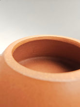 Load image into Gallery viewer, Fully Handmade Dicaoqing Ziye Shipiao Yixing Teapot by Fang Siming 范思明山全手底槽清子冶石瓢 190ml