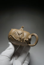 Load image into Gallery viewer, Fully Handmade Lao Duanni Pumpkin Yixing Teapot by Fan Aijuan 全手工老段泥南瓜壶 (范爱娟制) 210ml